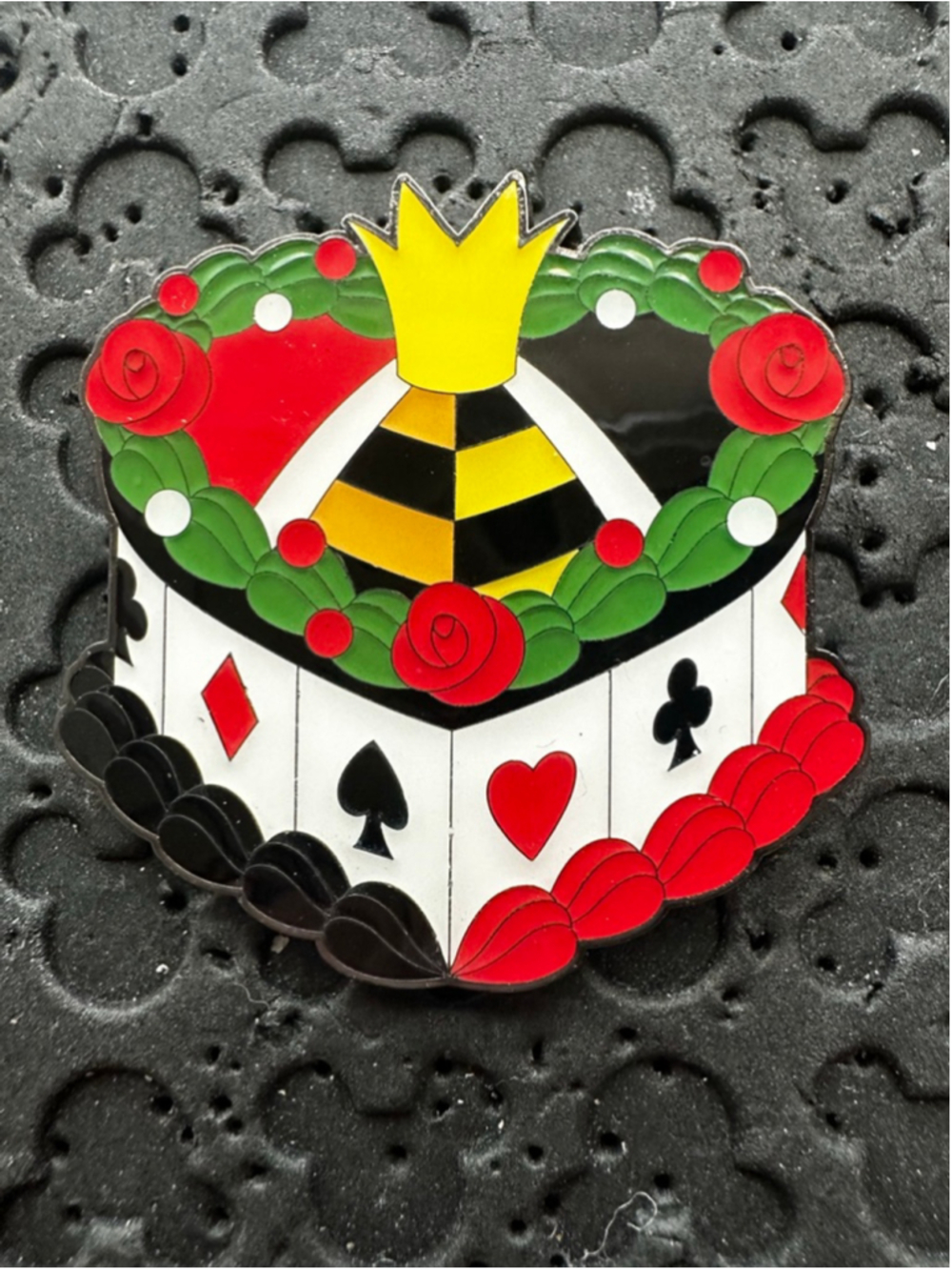 Loungefly Disney Villain Vintage Cake Blind Box Enamel Pin - Queen Of Hearts